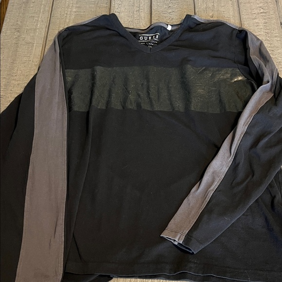 Guess Men's Black and Gray V-Neck Long Sleeve Shirt size L - Picture 1 of 7